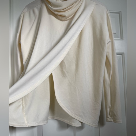 Cable & Gauge Wrap Top with Hood / Cream - Picture 3 of 4